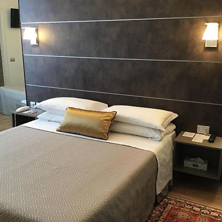 Hotel La Nuova Rotaia Gallarate Eksteriør bilde