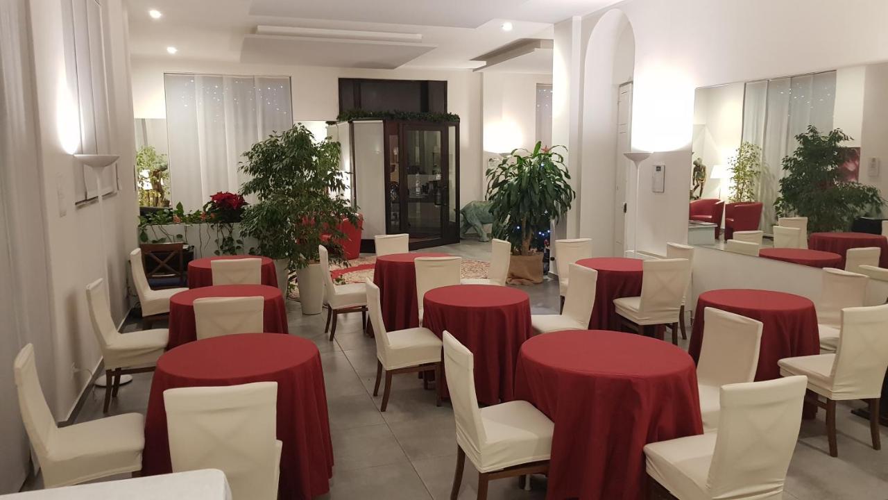 Hotel La Nuova Rotaia Gallarate Eksteriør bilde