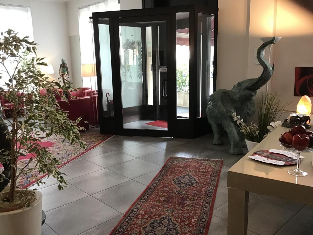 Hotel La Nuova Rotaia Gallarate Eksteriør bilde