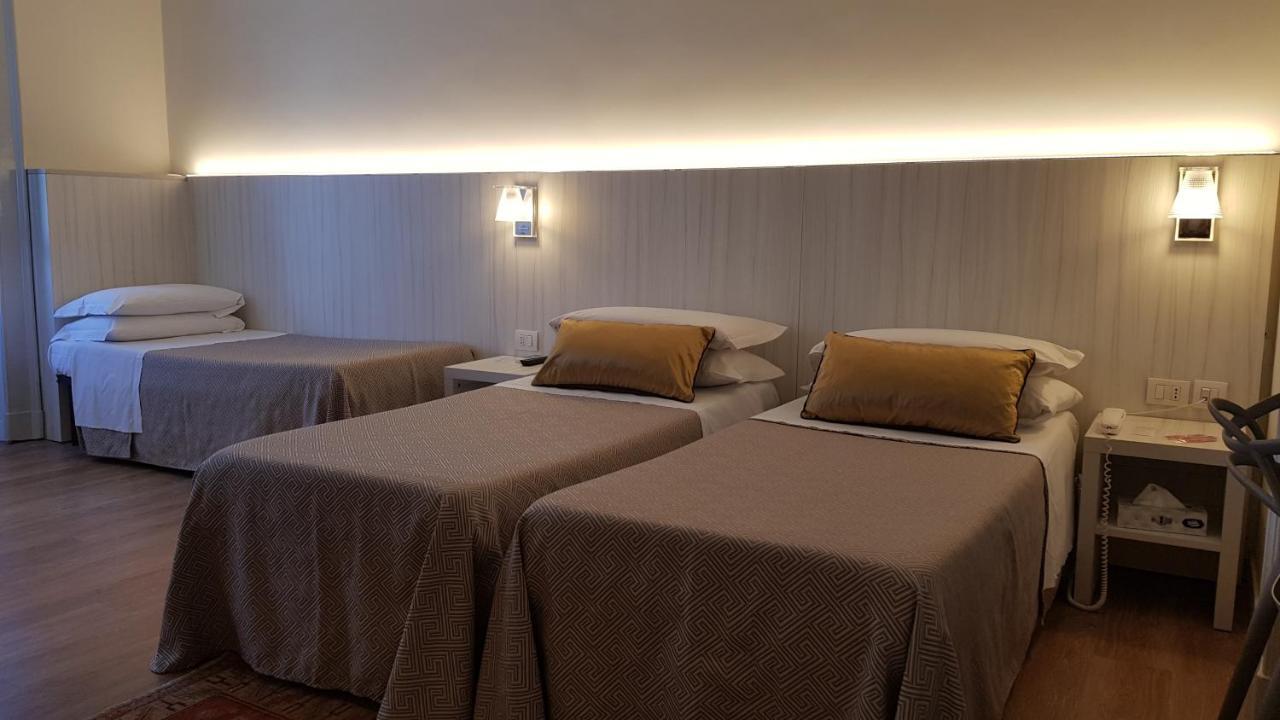 Hotel La Nuova Rotaia Gallarate Eksteriør bilde